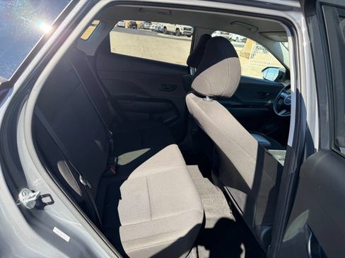 Used 2024 Hyundai Kona SEL AWD/4WD image 16