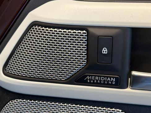 Used 2023 Land Rover Defender 130 X-Dynamic SE AWD/4WD image 32