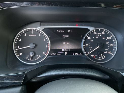 Used 2025 Nissan Pathfinder SV FWD image 33