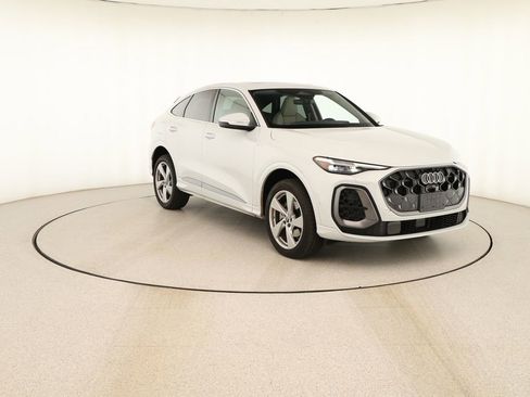 Used 2025 Audi Q5 Premium Plus w/ Premium Plus AWD/4WD image 11