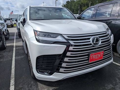 Used 2026 Lexus LX 600 4WD w/ Accessory Package (Z1) image 13