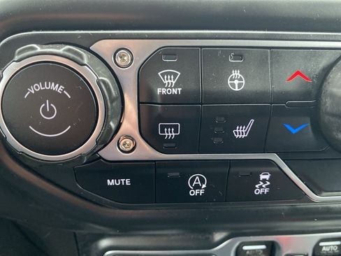 Used 2019 Jeep Wrangler Unlimited Rubicon image 37