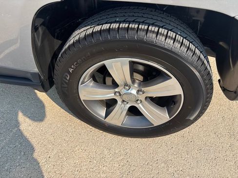 Used 2017 Jeep Compass High Altitude AWD/4WD image 8