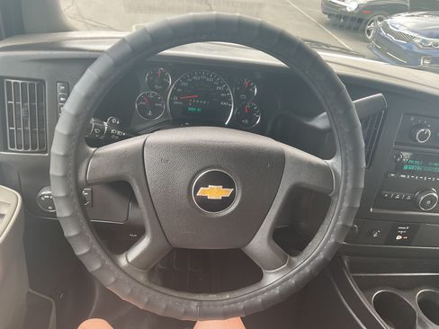 Used 2017 Chevrolet Express 2500 RWD image 14