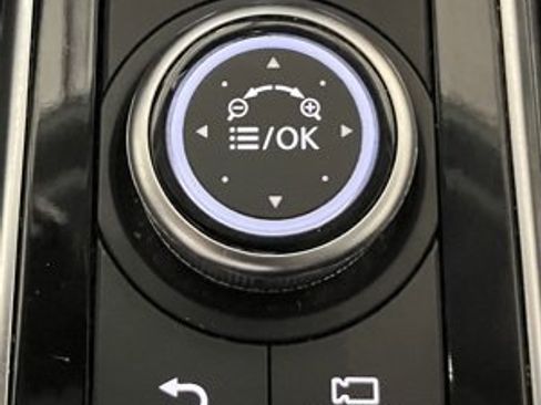 Used 2022 Nissan Armada SV image 24