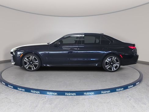 Used 2023 BMW 740i RWD image 11