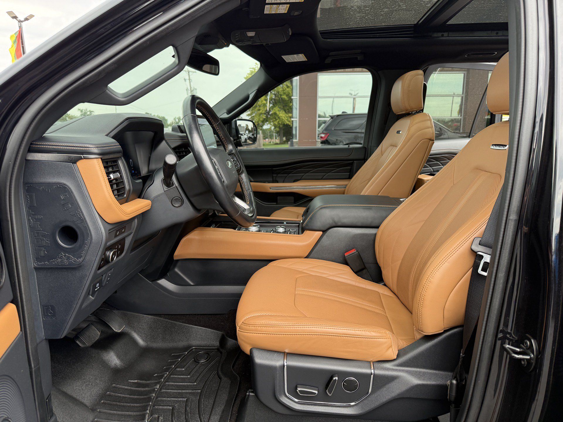 Used 2023 Ford Expedition Platinum AWD/4WD image 30
