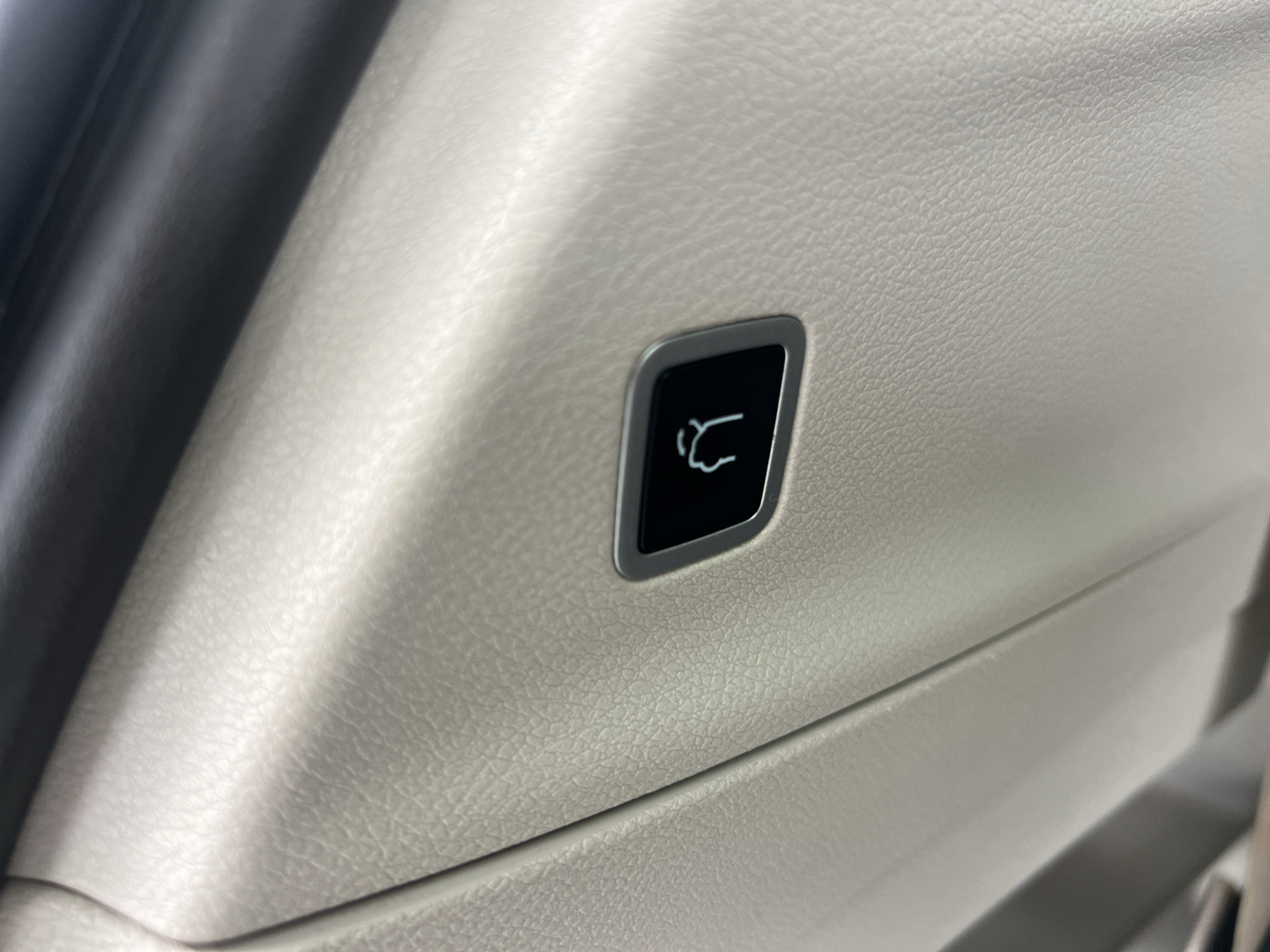 Used 2024 Chrysler Pacifica Touring-L FWD image 13