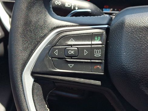 Used 2024 Jeep Grand Cherokee Laredo AWD/4WD image 20