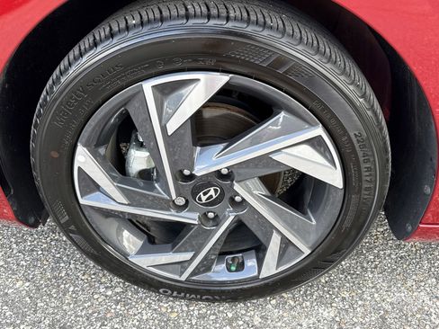 Certified 2025 Hyundai Elantra Sport image 10