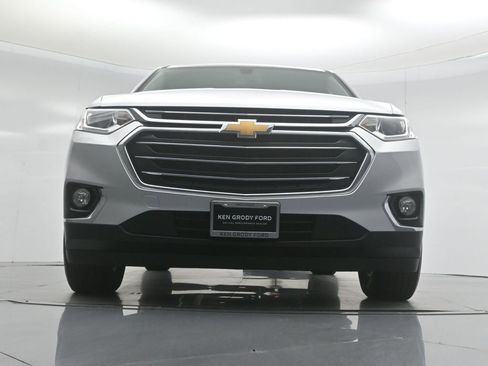 Used 2021 Chevrolet Traverse LT image 48