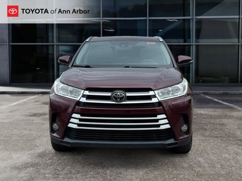Used 2018 Toyota Highlander XLE AWD/4WD image 14