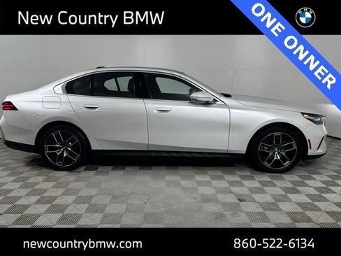 Used 2025 BMW i5 xDrive40 w/ Premium Package image 8