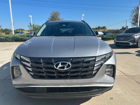 Used 2023 Hyundai Tucson SEL FWD image 2