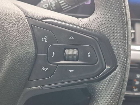 Used 2024 Chevrolet Trax LT FWD image 15