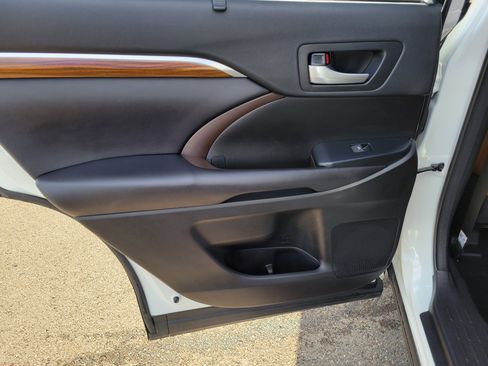 Used 2018 Toyota Highlander Limited w/ Protection Package #3 image 14