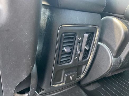 Used 2018 Jeep Grand Cherokee Altitude AWD/4WD image 21