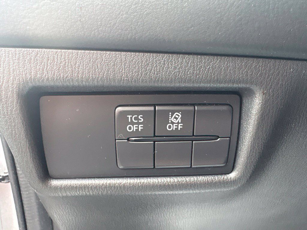 Used 2021 MAZDA CX-5 Touring FWD image 9