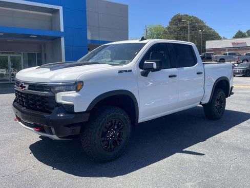 New 2026 Chevrolet Silverado 1500 ZR2 w/ LPO, Dark Essentials Package AWD/4WD image 6