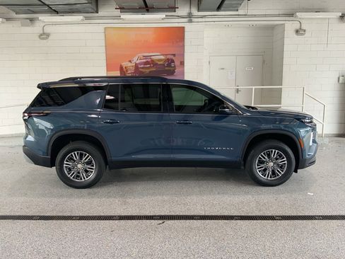 New 2026 Chevrolet Traverse LT FWD image 2