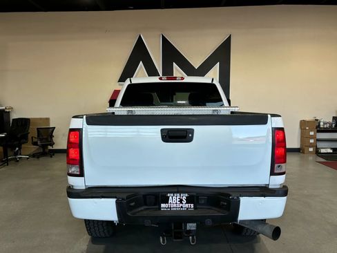 Used 2011 GMC Sierra 3500 Denali image 6