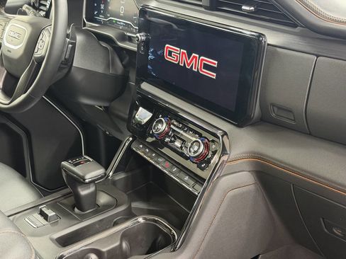 Used 2023 GMC Sierra 1500 AT4 w/ AT4 Premium Package AWD/4WD image 56