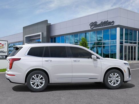 New 2025 Cadillac XT6 Luxury image 5