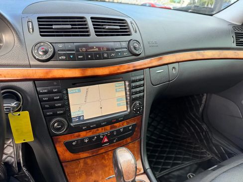 Used 2005 Mercedes-Benz E 500 4MATIC Sedan image 18