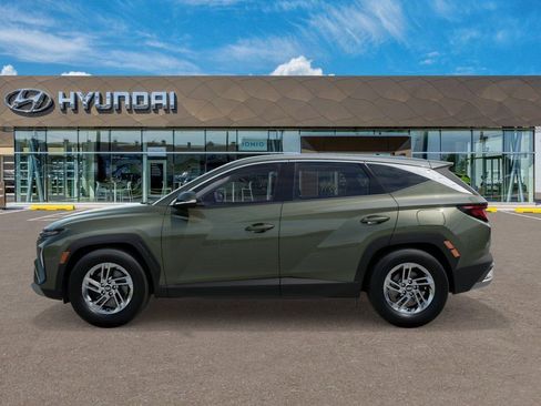 Used 2026 Hyundai Tucson SE AWD/4WD image 3