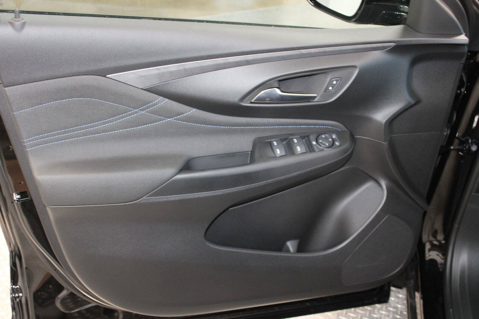 New 2026 Buick Envista Sport Touring FWD image 22