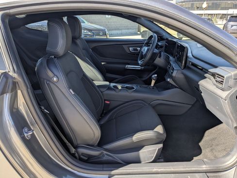 Used 2024 Ford Mustang Coupe image 27