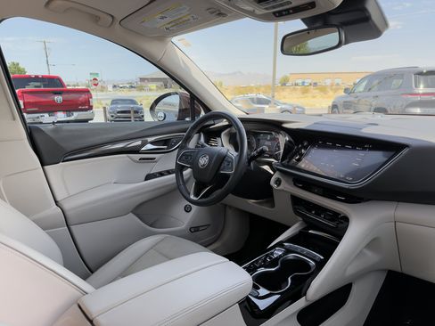 Used 2022 Buick Envision Essence w/ Technology Package I FWD image 9