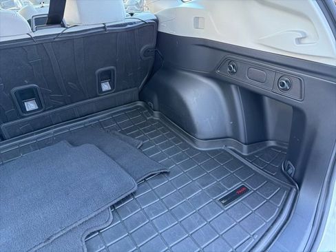 Used 2023 Subaru Forester Base image 30