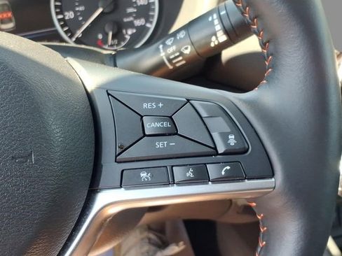 Used 2025 Nissan Sentra SR w/ SR Premium Package FWD image 24