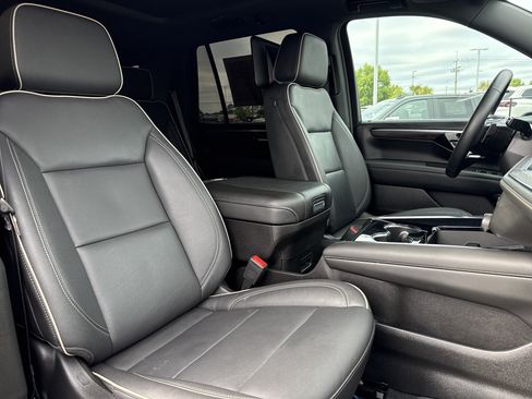 Used 2025 Chevrolet Tahoe Premier AWD/4WD image 35