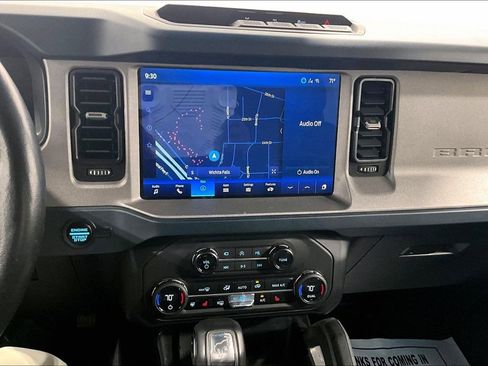Used 2024 Ford Bronco Outer Banks AWD/4WD image 23