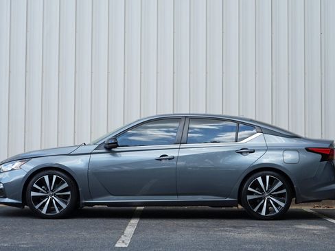 Used 2021 Nissan Altima 2.5 SR w/ SR Premium Package FWD image 8