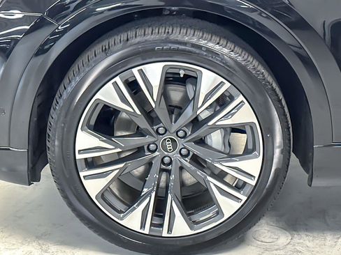 New 2026 Audi Q8 Prestige image 25