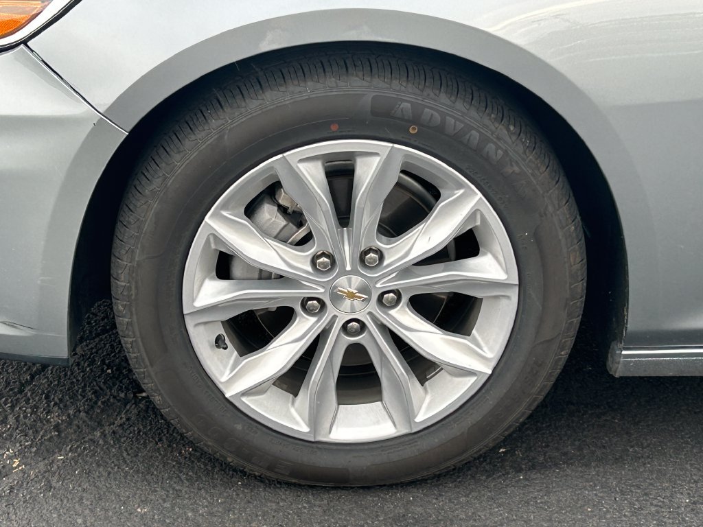 Used 2024 Chevrolet Malibu LT FWD image 11