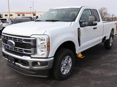New 2026 Ford F350 XLT w/ FX4 Off-Road Package