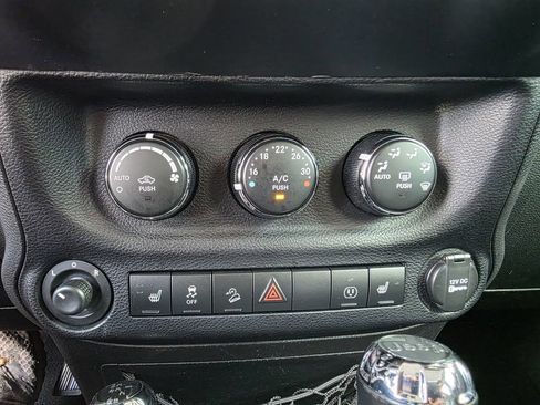 Used 2013 Jeep Wrangler Unlimited Sahara w/ Dual Top Group AWD/4WD image 21