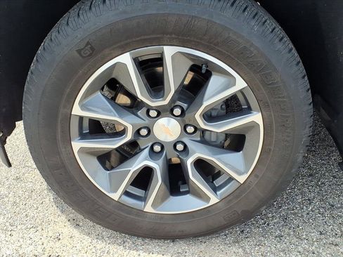 Used 2024 Chevrolet Silverado 1500 LT image 17