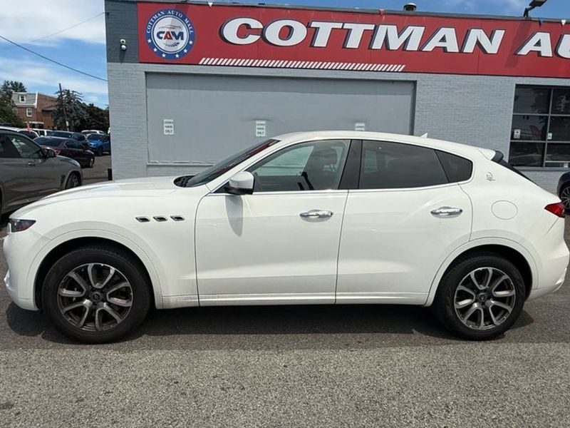 Used 2020 Maserati Levante S AWD/4WD image 2