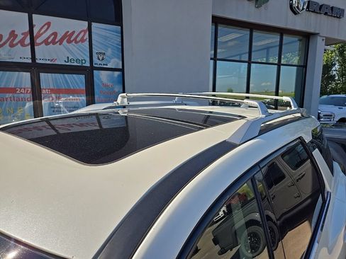 Used 2023 Nissan Pathfinder SL w/ SL Premium Package AWD/4WD image 19