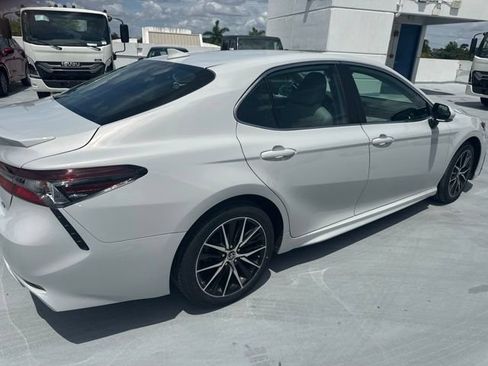 Used 2024 Toyota Camry SE FWD image 16