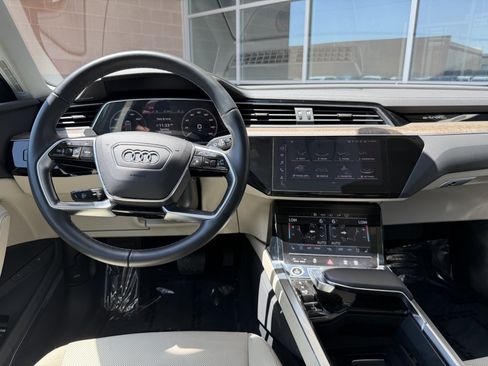 Used 2024 Audi Q8 e-tron Premium Plus w/ Premium Plus Package AWD/4WD image 16