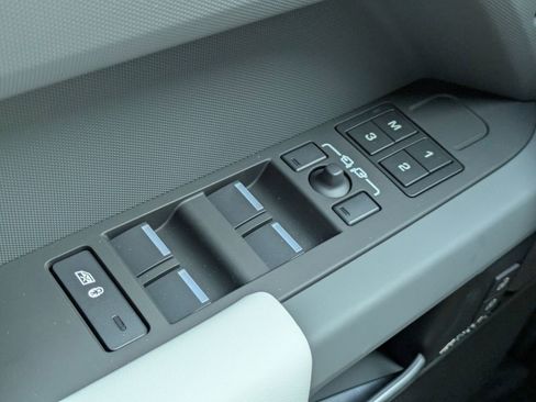 New 2026 Land Rover Defender 110 X-Dynamic SE AWD/4WD image 26