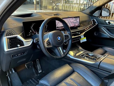 Used 2024 BMW X7 M60i w/ Executive Package image 17
