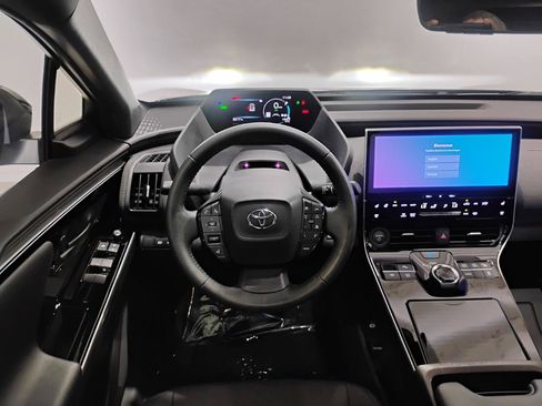 Used 2024 Toyota bZ4X FWD image 55