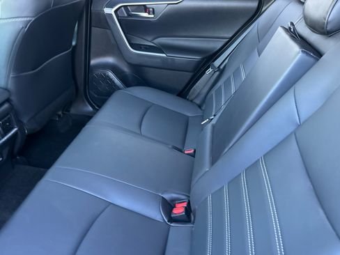 Used 2023 Toyota RAV4 XLE Premium image 12